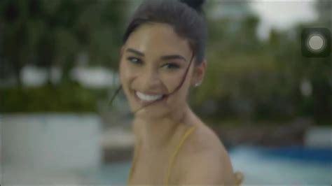 RBreezy – Pia Wurtzbach (Super sexy bouncing boobs).